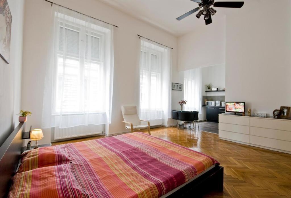 Balcony Apartment Budapest Bagian luar foto