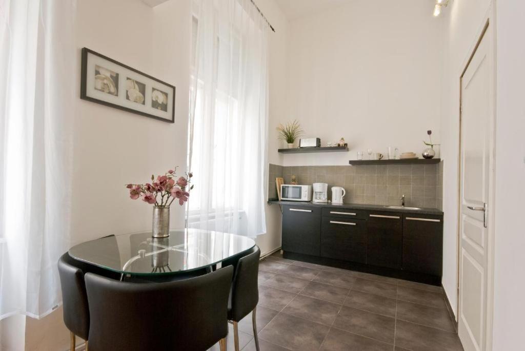 Balcony Apartment Budapest Bagian luar foto